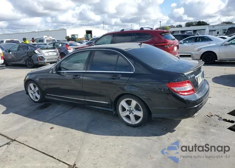 2010 Mercedes-Benz C 300 из США, поврежденный, VIN WDDGF5EB8AR123794
